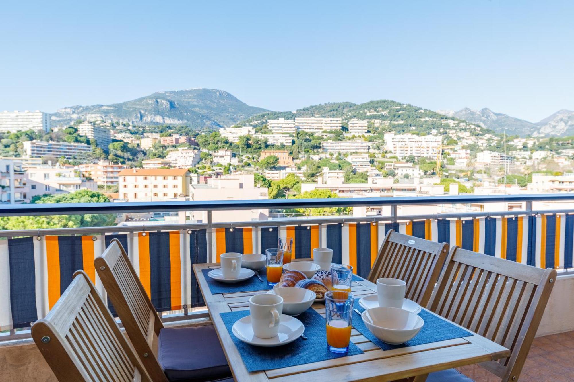 La Perle 2p Vue Terrasse 2 Mins Garage Clim Apartment